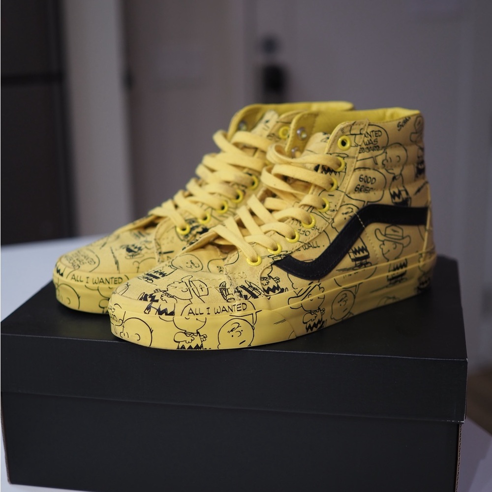 Vans Sk8-Hi Peanuts ‘Charlie Brown’ Snoopy yellow